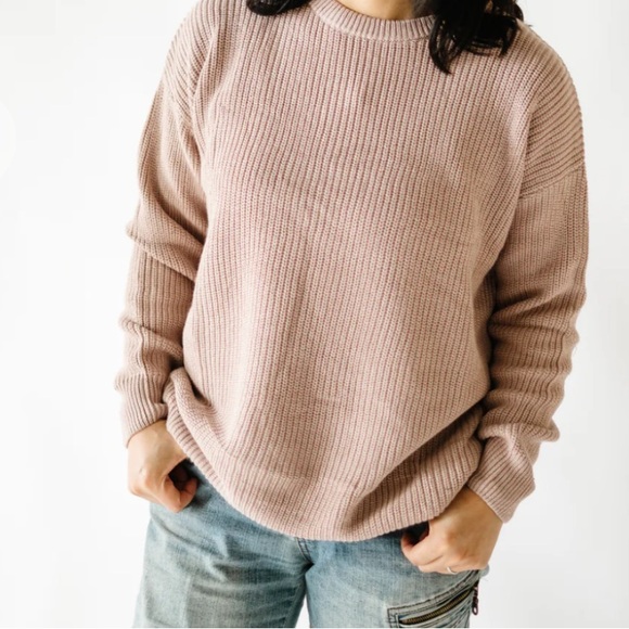 Brandy Melville summer knit sweater in rose pink - Picture 1 of 10